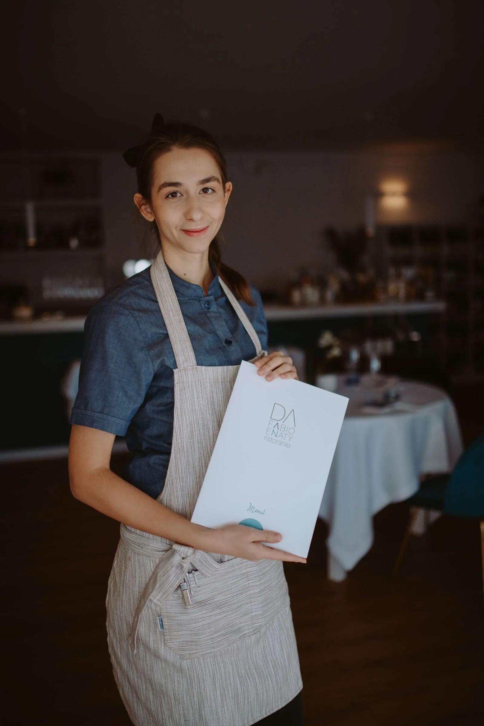 La carta del ristorante portata al tavolo
